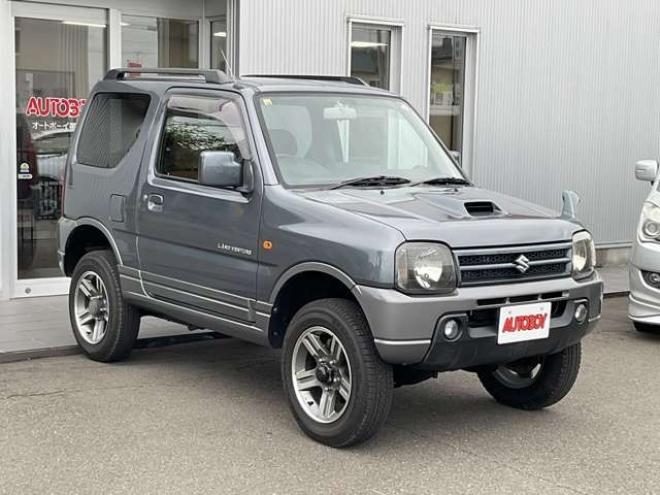 ジムニーランドベンチャー 4WD　6型　4WD　ターボ　リフトアップ　純正1DINオーディオ　革シート　シートヒーター　LEDヘッドライト　HIDフォグランプ　ルーフレール　純正16インチアルミホイール 660