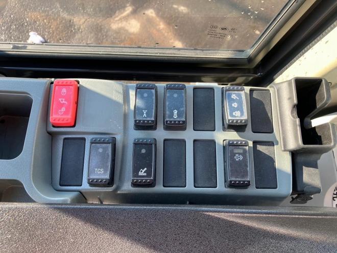 ホイールローダ日立　中古　ZW100-6