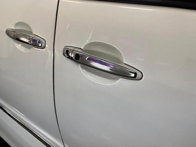 エスティマアエラス　プレミアムエディション　後期型　本州仕入　禁煙車　ＷＡＫＯＳバリアスコーティング済　純正１８インチＡＷ　社外１７ＡＷ＋スタッドレスタイヤ付　両側パワースライドドア　パワーバックドア　純正ハーフレザーシート　純正ナビ（フルセグ地デジ　ＤＶＤ再生　Ｂｌｕｅｔｏｏｔｈ）＋バックカメラ　純正１１インチリアフリップダウンモニター　ＰＵＳＨスタート　スマートキー　クルーズコントロール　運転席パワーシート　２列目オットマン仕様　タイミングチェーン車　ＨＩＤ ヘッドライト　横滑り防止装置 4WD 2400 5D