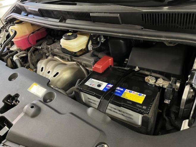 エスティマアエラス　プレミアムエディション　後期型　本州仕入　禁煙車　ＷＡＫＯＳバリアスコーティング済　純正１８インチＡＷ　社外１７ＡＷ＋スタッドレスタイヤ付　両側パワースライドドア　パワーバックドア　純正ハーフレザーシート　純正ナビ（フルセグ地デジ　ＤＶＤ再生　Ｂｌｕｅｔｏｏｔｈ）＋バックカメラ　純正１１インチリアフリップダウンモニター　ＰＵＳＨスタート　スマートキー　クルーズコントロール　運転席パワーシート　２列目オットマン仕様　タイミングチェーン車　ＨＩＤ ヘッドライト　横滑り防止装置 4WD 2400 5D
