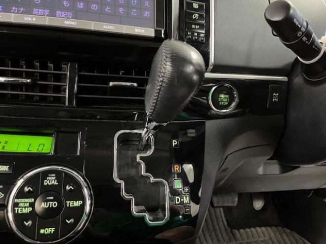 エスティマアエラス　プレミアムエディション　後期型　本州仕入　禁煙車　ＷＡＫＯＳバリアスコーティング済　純正１８インチＡＷ　社外１７ＡＷ＋スタッドレスタイヤ付　両側パワースライドドア　パワーバックドア　純正ハーフレザーシート　純正ナビ（フルセグ地デジ　ＤＶＤ再生　Ｂｌｕｅｔｏｏｔｈ）＋バックカメラ　純正１１インチリアフリップダウンモニター　ＰＵＳＨスタート　スマートキー　クルーズコントロール　運転席パワーシート　２列目オットマン仕様　タイミングチェーン車　ＨＩＤ ヘッドライト　横滑り防止装置 4WD 2400 5D