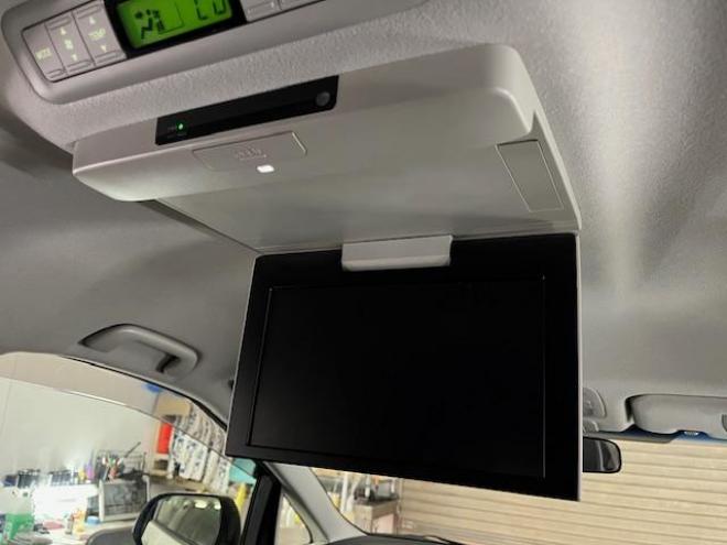 エスティマアエラス　プレミアムエディション　後期型　本州仕入　禁煙車　ＷＡＫＯＳバリアスコーティング済　純正１８インチＡＷ　社外１７ＡＷ＋スタッドレスタイヤ付　両側パワースライドドア　パワーバックドア　純正ハーフレザーシート　純正ナビ（フルセグ地デジ　ＤＶＤ再生　Ｂｌｕｅｔｏｏｔｈ）＋バックカメラ　純正１１インチリアフリップダウンモニター　ＰＵＳＨスタート　スマートキー　クルーズコントロール　運転席パワーシート　２列目オットマン仕様　タイミングチェーン車　ＨＩＤ ヘッドライト　横滑り防止装置 4WD 2400 5D