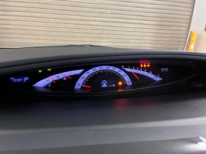 エスティマアエラス　プレミアムエディション　後期型　本州仕入　禁煙車　ＷＡＫＯＳバリアスコーティング済　純正１８インチＡＷ　社外１７ＡＷ＋スタッドレスタイヤ付　両側パワースライドドア　パワーバックドア　純正ハーフレザーシート　純正ナビ（フルセグ地デジ　ＤＶＤ再生　Ｂｌｕｅｔｏｏｔｈ）＋バックカメラ　純正１１インチリアフリップダウンモニター　ＰＵＳＨスタート　スマートキー　クルーズコントロール　運転席パワーシート　２列目オットマン仕様　タイミングチェーン車　ＨＩＤ ヘッドライト　横滑り防止装置 4WD 2400 5D