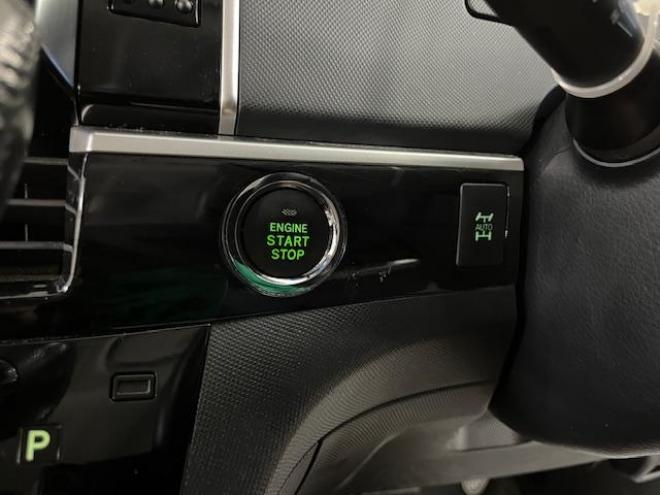 エスティマアエラス　プレミアムエディション　後期型　本州仕入　禁煙車　ＷＡＫＯＳバリアスコーティング済　純正１８インチＡＷ　社外１７ＡＷ＋スタッドレスタイヤ付　両側パワースライドドア　パワーバックドア　純正ハーフレザーシート　純正ナビ（フルセグ地デジ　ＤＶＤ再生　Ｂｌｕｅｔｏｏｔｈ）＋バックカメラ　純正１１インチリアフリップダウンモニター　ＰＵＳＨスタート　スマートキー　クルーズコントロール　運転席パワーシート　２列目オットマン仕様　タイミングチェーン車　ＨＩＤ ヘッドライト　横滑り防止装置 4WD 2400 5D