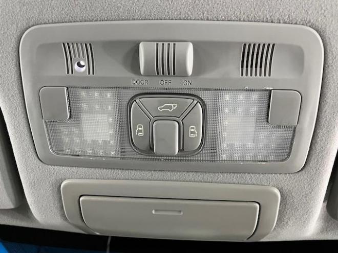エスティマアエラス　プレミアムエディション　後期型　本州仕入　禁煙車　ＷＡＫＯＳバリアスコーティング済　純正１８インチＡＷ　社外１７ＡＷ＋スタッドレスタイヤ付　両側パワースライドドア　パワーバックドア　純正ハーフレザーシート　純正ナビ（フルセグ地デジ　ＤＶＤ再生　Ｂｌｕｅｔｏｏｔｈ）＋バックカメラ　純正１１インチリアフリップダウンモニター　ＰＵＳＨスタート　スマートキー　クルーズコントロール　運転席パワーシート　２列目オットマン仕様　タイミングチェーン車　ＨＩＤ ヘッドライト　横滑り防止装置 4WD 2400 5D