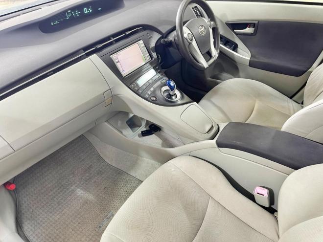 プリウス1.8S 5年保証 スマキー ナビTV 夏冬タイヤ 寒冷地仕様 車検整備2年付 修復歴無