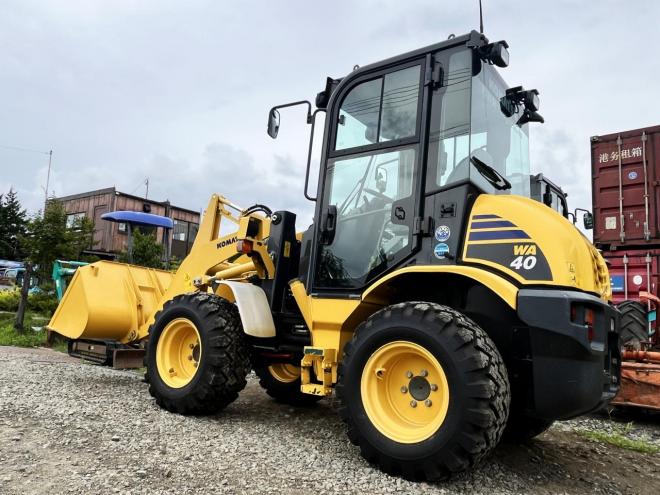 ホイールローダKOMATSU　WA40-8