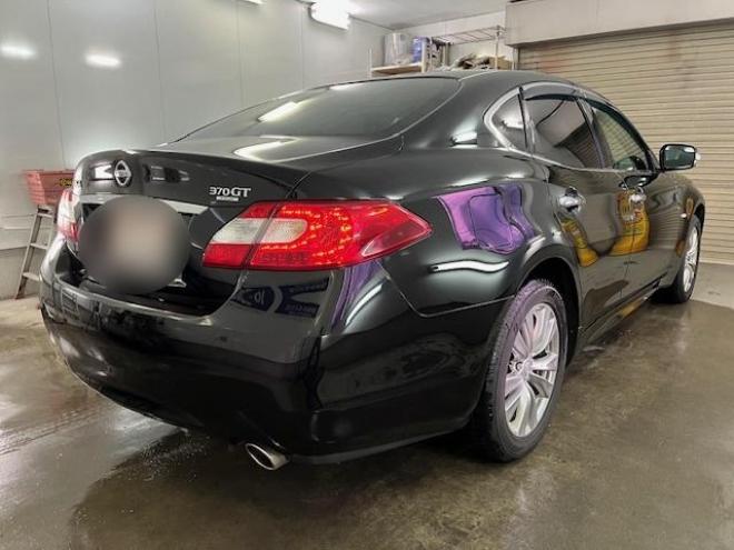 フーガ３７０ＧＴ　ＦＯＵＲ　Ａパッケージ　ワンオーナー　寒冷地仕様　禁煙車　ＷＡＫＯＳバリアスコーティング済　純正１８インチＡＷ　純正１８ＡＷ＋スタッドレスタイヤ付　純正ＨＤＤナビ（フルセグ地デジ　ＤＶＤ再生　Ｂｌｕｅｔｏｏｔｈ　ミュージックサーバー）＋バック＆サイドカメラ　純正ハーフレザーシート　クルーズコントロール　前後ドライブレコーダー　エンジンスターター　両席パワーシート　ＰＵＳＨスタート　スマートキー　横滑り防止装置　タイミングチェーン車　ＨＩＤ　ＥＴＣ 4WD 3700 4Dr