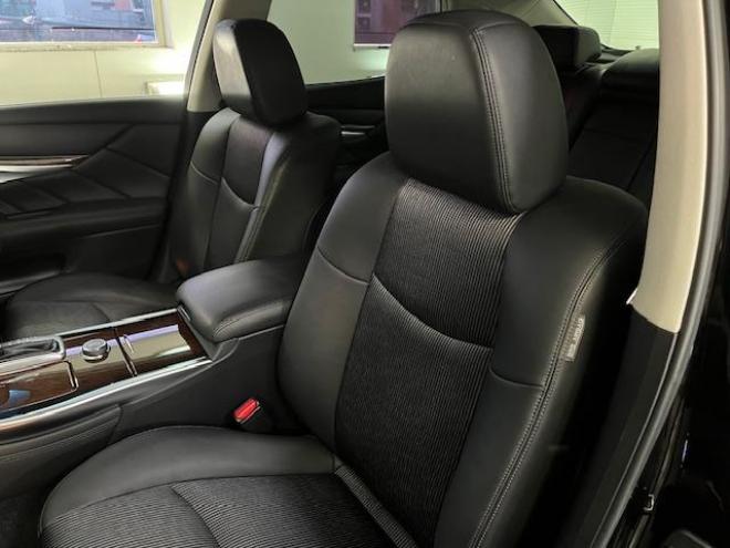 フーガ３７０ＧＴ　ＦＯＵＲ　Ａパッケージ　ワンオーナー　寒冷地仕様　禁煙車　ＷＡＫＯＳバリアスコーティング済　純正１８インチＡＷ　純正１８ＡＷ＋スタッドレスタイヤ付　純正ＨＤＤナビ（フルセグ地デジ　ＤＶＤ再生　Ｂｌｕｅｔｏｏｔｈ　ミュージックサーバー）＋バック＆サイドカメラ　純正ハーフレザーシート　クルーズコントロール　前後ドライブレコーダー　エンジンスターター　両席パワーシート　ＰＵＳＨスタート　スマートキー　横滑り防止装置　タイミングチェーン車　ＨＩＤ　ＥＴＣ 4WD 3700 4Dr