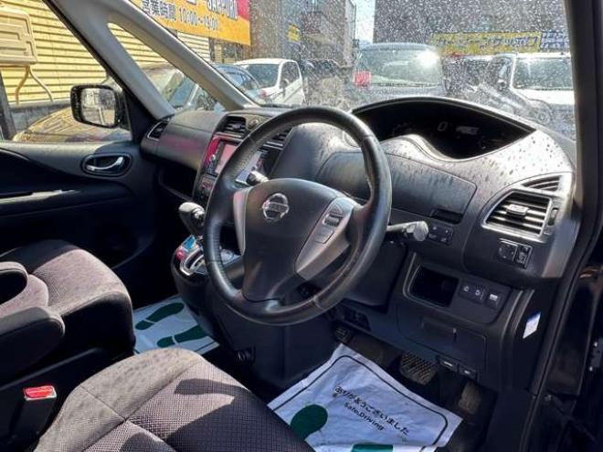 セレナ2.0 ハイウェイスター 4WD　両側ワンタッチオートスライドドア　SDナビ　地デジ　Bluetooth　横滑り防止装置　ETC 2000