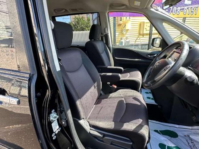 セレナ2.0 ハイウェイスター 4WD　両側ワンタッチオートスライドドア　SDナビ　地デジ　Bluetooth　横滑り防止装置　ETC 2000
