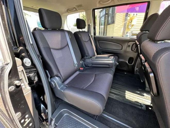 セレナ2.0 ハイウェイスター 4WD　両側ワンタッチオートスライドドア　SDナビ　地デジ　Bluetooth　横滑り防止装置　ETC 2000