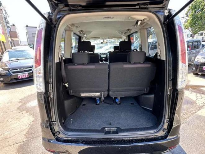 セレナ2.0 ハイウェイスター 4WD　両側ワンタッチオートスライドドア　SDナビ　地デジ　Bluetooth　横滑り防止装置　ETC 2000