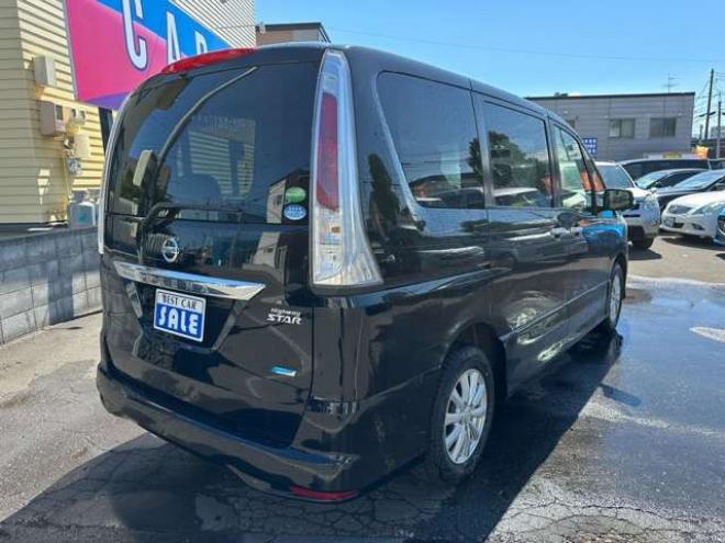 セレナ2.0 ハイウェイスター 4WD　両側ワンタッチオートスライドドア　SDナビ　地デジ　Bluetooth　横滑り防止装置　ETC 2000