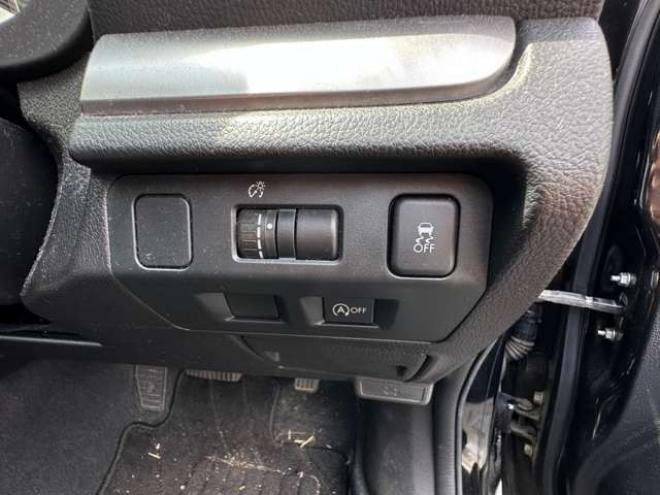 インプレッサスポーツ 1.6 i-L 4WD　SDナビ　Bluetooth　アイドリングストップ　横滑り防止装置　ETC　純正アルミホイール夏 1600