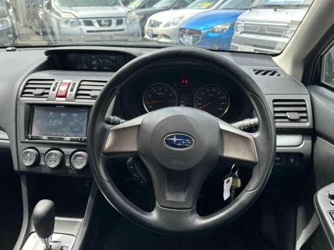 インプレッサスポーツ 1.6 i-L 4WD　SDナビ　Bluetooth　アイドリングストップ　横滑り防止装置　ETC　純正アルミホイール夏 1600