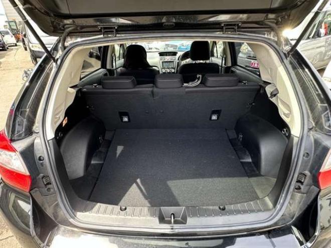 インプレッサスポーツ 1.6 i-L 4WD　SDナビ　Bluetooth　アイドリングストップ　横滑り防止装置　ETC　純正アルミホイール夏 1600