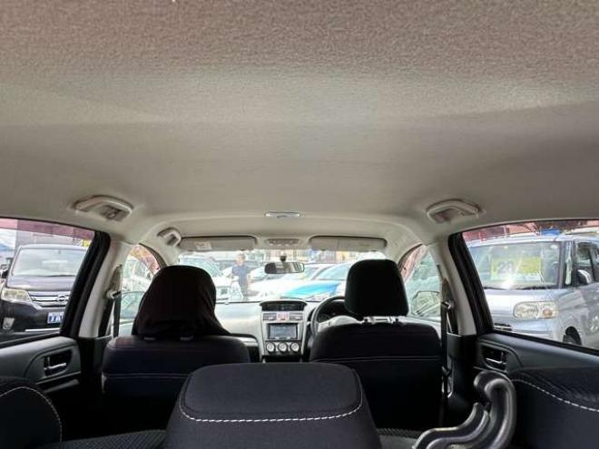 インプレッサスポーツ 1.6 i-L 4WD　SDナビ　Bluetooth　アイドリングストップ　横滑り防止装置　ETC　純正アルミホイール夏 1600