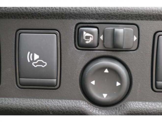 ノート1.2 e-POWER B FOUR 4WD　ナビ　バックカメラ　ETC　オートライト 1200