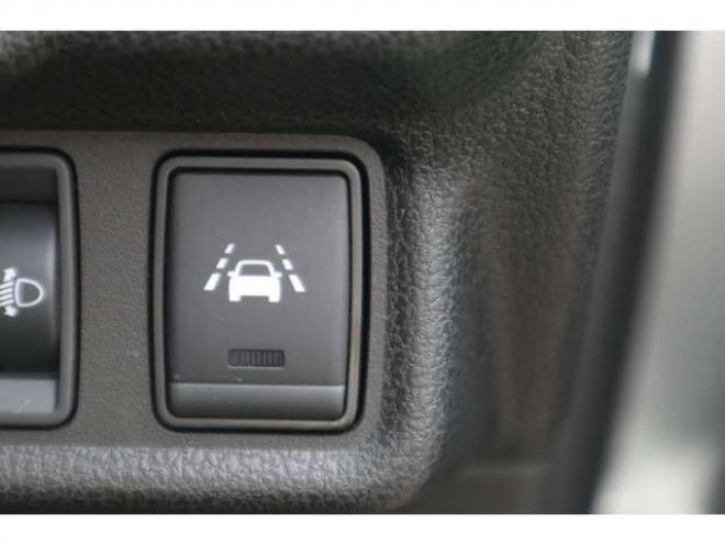 ノート1.2 e-POWER B FOUR 4WD　ナビ　バックカメラ　ETC　オートライト 1200