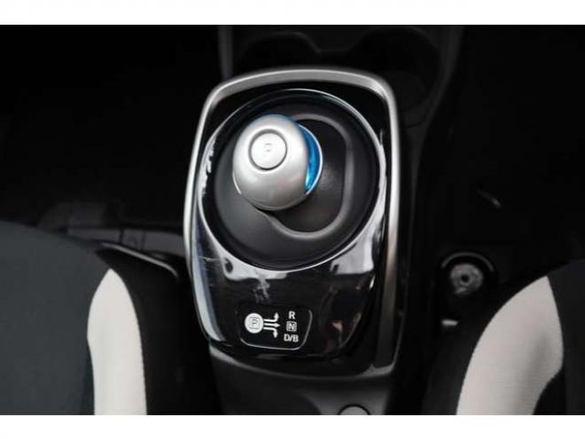ノート1.2 e-POWER B FOUR 4WD　ナビ　バックカメラ　ETC　オートライト 1200