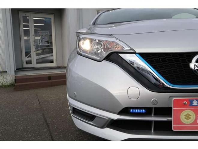 ノート1.2 e-POWER B FOUR 4WD　ナビ　バックカメラ　ETC　オートライト 1200