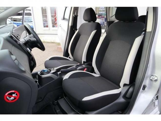 ノート1.2 e-POWER B FOUR 4WD　ナビ　バックカメラ　ETC　オートライト 1200