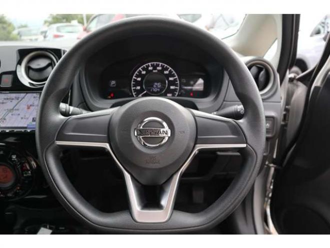 ノート1.2 e-POWER B FOUR 4WD　ナビ　バックカメラ　ETC　オートライト 1200