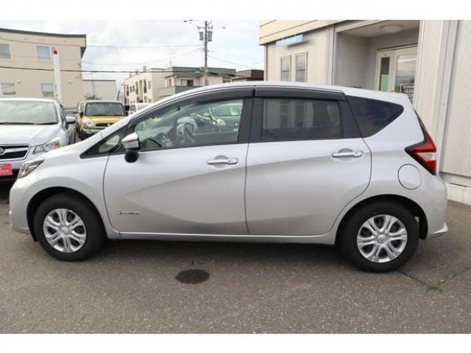 ノート1.2 e-POWER B FOUR 4WD　ナビ　バックカメラ　ETC　オートライト 1200