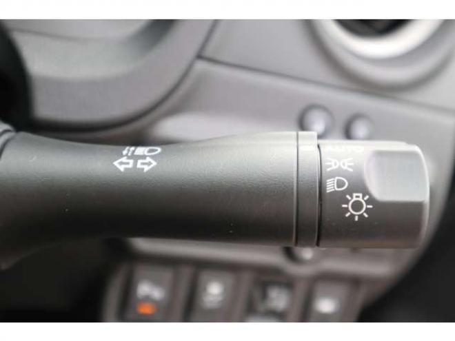 ノート1.2 e-POWER B FOUR 4WD　ナビ　バックカメラ　ETC　オートライト 1200