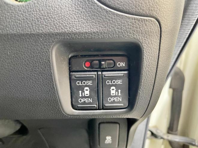 N-BOXG SSパッケージ 4WD 5年保証 スマキー 両側パワスラ ナビTV Bカメ 寒冷地仕様 禁煙 車検整備2年付 修復歴無
