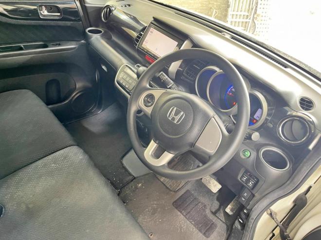 N-BOXG SSパッケージ 4WD 5年保証 スマキー 両側パワスラ ナビTV Bカメ 寒冷地仕様 禁煙 車検整備2年付 修復歴無