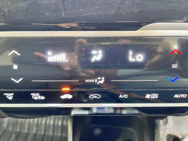 フィット1.5ハイブリッドFパッケージ 4WD 5年保証 スマキー Bカメ ETC 夏冬タイヤ 寒冷地仕様 禁煙 車検整備2年付