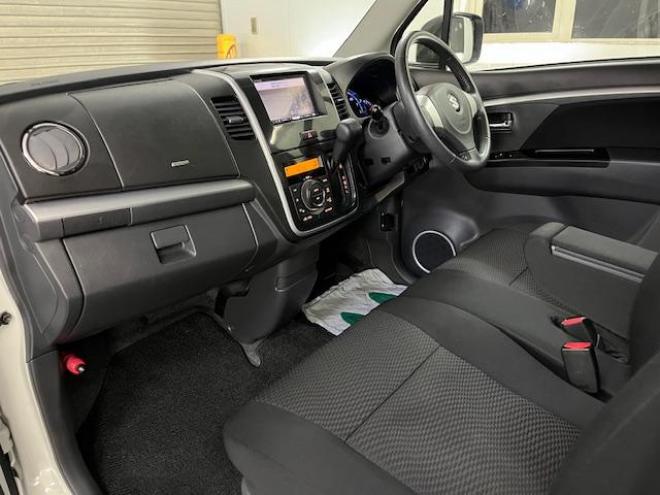 ワゴンRスティングレーＸ　本州仕入　禁煙車　ＷＡＫＯＳバリアスコーティング済　純正１４インチＡＷ　社外１４インチＡＷ＋スタッドレスタイヤ付　カロッツェリアナビ（ＤＶＤ再生　フルセグ地デジ）　ＰＵＳＨスタート　スマートキー　ミラーヒーター　シートヒーター　ベンチシート　盗難防止装置　ＨＩＤヘッドライト 4WD 660 5Dr