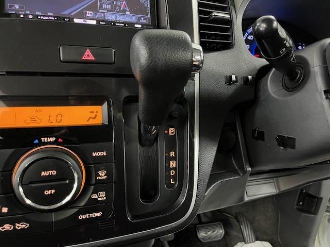 ワゴンRスティングレーＸ　本州仕入　禁煙車　ＷＡＫＯＳバリアスコーティング済　純正１４インチＡＷ　社外１４インチＡＷ＋スタッドレスタイヤ付　カロッツェリアナビ（ＤＶＤ再生　フルセグ地デジ）　ＰＵＳＨスタート　スマートキー　ミラーヒーター　シートヒーター　ベンチシート　盗難防止装置　ＨＩＤヘッドライト 4WD 660 5Dr