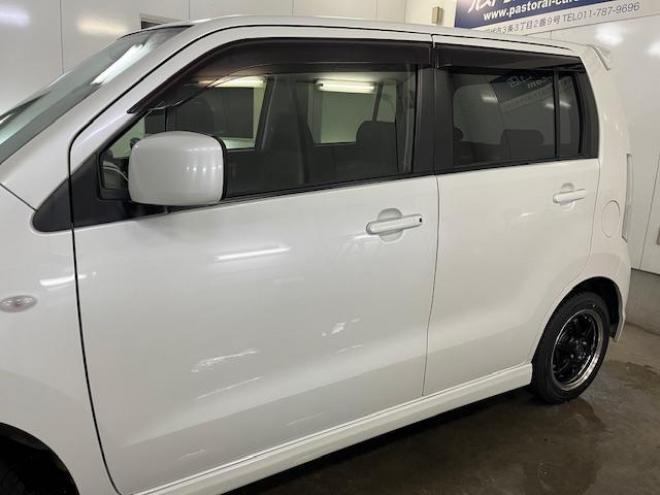ワゴンRスティングレーＸ　本州仕入　禁煙車　ＷＡＫＯＳバリアスコーティング済　純正１４インチＡＷ　社外１４インチＡＷ＋スタッドレスタイヤ付　カロッツェリアナビ（ＤＶＤ再生　フルセグ地デジ）　ＰＵＳＨスタート　スマートキー　ミラーヒーター　シートヒーター　ベンチシート　盗難防止装置　ＨＩＤヘッドライト 4WD 660 5Dr