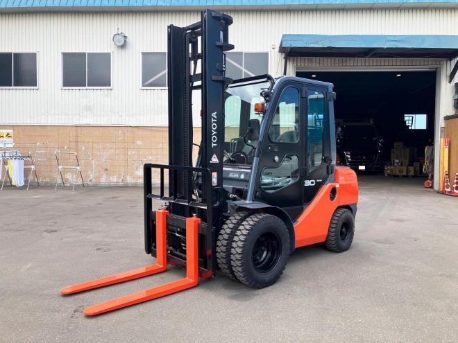 フォークリフトトヨタ　中古　8FD30　ディーゼル