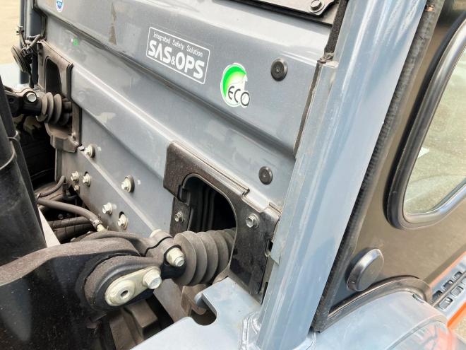 フォークリフトトヨタ　中古　8FD30　ディーゼル