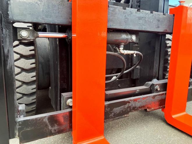 フォークリフトトヨタ　中古　8FD30　ディーゼル