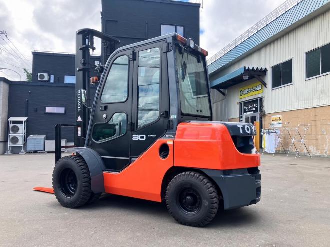 フォークリフトトヨタ　中古　8FD30　ディーゼル