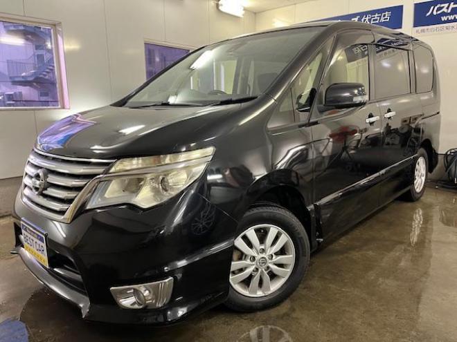 セレナハイウェイスター　Ｖセレクション＋セーフティ　本州仕入　寒冷地仕様　禁煙車　エマージェンシーブレーキ　車線逸脱警　純正１５インチＡＷ　社外１５ＡＷ＋スタッドレスタイヤ付　両側パワースライドドア　純正ナビ（フルセグ地デジ　ＤＶＤ再生　Ｂｌｕｅｔｏｏｔｈ）＋バック＆サイドカメラ　ドライブレコーダー　純正ＬＥＤヘッドライト　クルーズコントロール　アイドリングストップ　横滑り防止装置　ＥＴＣ 　タイミングチェーン 4WD 5 2000Dr
