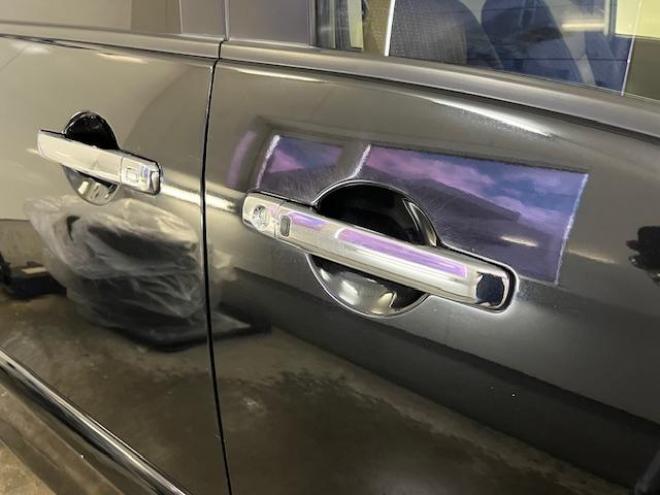 セレナハイウェイスター　Ｖセレクション＋セーフティ　本州仕入　寒冷地仕様　禁煙車　エマージェンシーブレーキ　車線逸脱警　純正１５インチＡＷ　社外１５ＡＷ＋スタッドレスタイヤ付　両側パワースライドドア　純正ナビ（フルセグ地デジ　ＤＶＤ再生　Ｂｌｕｅｔｏｏｔｈ）＋バック＆サイドカメラ　ドライブレコーダー　純正ＬＥＤヘッドライト　クルーズコントロール　アイドリングストップ　横滑り防止装置　ＥＴＣ 　タイミングチェーン 4WD 5 2000Dr