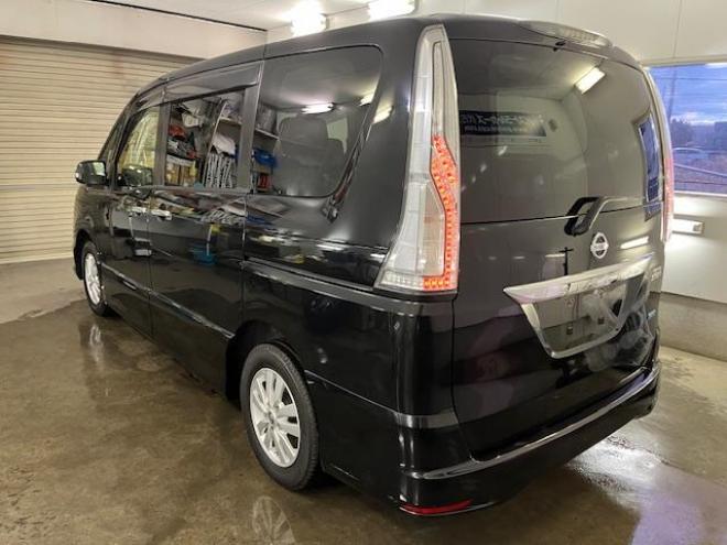 セレナハイウェイスター　Ｖセレクション＋セーフティ　本州仕入　寒冷地仕様　禁煙車　エマージェンシーブレーキ　車線逸脱警　純正１５インチＡＷ　社外１５ＡＷ＋スタッドレスタイヤ付　両側パワースライドドア　純正ナビ（フルセグ地デジ　ＤＶＤ再生　Ｂｌｕｅｔｏｏｔｈ）＋バック＆サイドカメラ　ドライブレコーダー　純正ＬＥＤヘッドライト　クルーズコントロール　アイドリングストップ　横滑り防止装置　ＥＴＣ 　タイミングチェーン 4WD 5 2000Dr