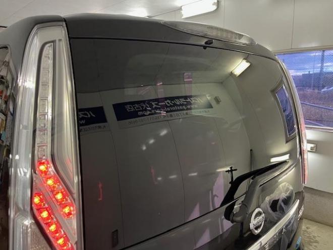セレナハイウェイスター　Ｖセレクション＋セーフティ　本州仕入　寒冷地仕様　禁煙車　エマージェンシーブレーキ　車線逸脱警　純正１５インチＡＷ　社外１５ＡＷ＋スタッドレスタイヤ付　両側パワースライドドア　純正ナビ（フルセグ地デジ　ＤＶＤ再生　Ｂｌｕｅｔｏｏｔｈ）＋バック＆サイドカメラ　ドライブレコーダー　純正ＬＥＤヘッドライト　クルーズコントロール　アイドリングストップ　横滑り防止装置　ＥＴＣ 　タイミングチェーン 4WD 5 2000Dr
