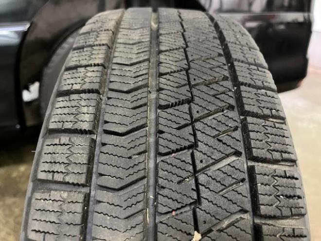 セレナハイウェイスター　Ｖセレクション＋セーフティ　本州仕入　寒冷地仕様　禁煙車　エマージェンシーブレーキ　車線逸脱警　純正１５インチＡＷ　社外１５ＡＷ＋スタッドレスタイヤ付　両側パワースライドドア　純正ナビ（フルセグ地デジ　ＤＶＤ再生　Ｂｌｕｅｔｏｏｔｈ）＋バック＆サイドカメラ　ドライブレコーダー　純正ＬＥＤヘッドライト　クルーズコントロール　アイドリングストップ　横滑り防止装置　ＥＴＣ 　タイミングチェーン 4WD 5 2000Dr