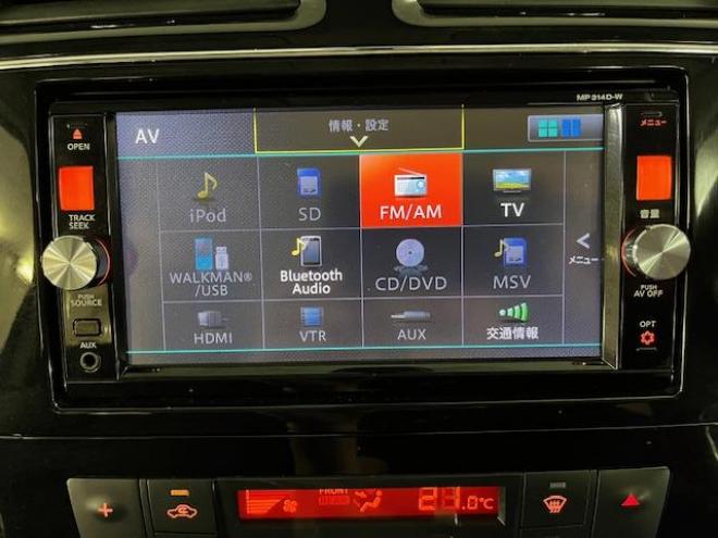 セレナハイウェイスター　Ｖセレクション＋セーフティ　本州仕入　寒冷地仕様　禁煙車　エマージェンシーブレーキ　車線逸脱警　純正１５インチＡＷ　社外１５ＡＷ＋スタッドレスタイヤ付　両側パワースライドドア　純正ナビ（フルセグ地デジ　ＤＶＤ再生　Ｂｌｕｅｔｏｏｔｈ）＋バック＆サイドカメラ　ドライブレコーダー　純正ＬＥＤヘッドライト　クルーズコントロール　アイドリングストップ　横滑り防止装置　ＥＴＣ 　タイミングチェーン 4WD 5 2000Dr
