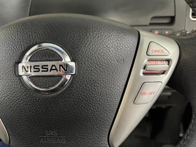 セレナハイウェイスター　Ｖセレクション＋セーフティ　本州仕入　寒冷地仕様　禁煙車　エマージェンシーブレーキ　車線逸脱警　純正１５インチＡＷ　社外１５ＡＷ＋スタッドレスタイヤ付　両側パワースライドドア　純正ナビ（フルセグ地デジ　ＤＶＤ再生　Ｂｌｕｅｔｏｏｔｈ）＋バック＆サイドカメラ　ドライブレコーダー　純正ＬＥＤヘッドライト　クルーズコントロール　アイドリングストップ　横滑り防止装置　ＥＴＣ 　タイミングチェーン 4WD 5 2000Dr