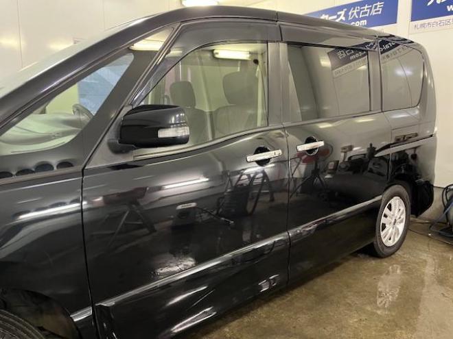セレナハイウェイスター　Ｖセレクション＋セーフティ　本州仕入　寒冷地仕様　禁煙車　エマージェンシーブレーキ　車線逸脱警　純正１５インチＡＷ　社外１５ＡＷ＋スタッドレスタイヤ付　両側パワースライドドア　純正ナビ（フルセグ地デジ　ＤＶＤ再生　Ｂｌｕｅｔｏｏｔｈ）＋バック＆サイドカメラ　ドライブレコーダー　純正ＬＥＤヘッドライト　クルーズコントロール　アイドリングストップ　横滑り防止装置　ＥＴＣ 　タイミングチェーン 4WD 5 2000Dr