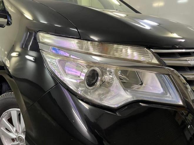 セレナハイウェイスター　Ｖセレクション＋セーフティ　本州仕入　寒冷地仕様　禁煙車　エマージェンシーブレーキ　車線逸脱警　純正１５インチＡＷ　社外１５ＡＷ＋スタッドレスタイヤ付　両側パワースライドドア　純正ナビ（フルセグ地デジ　ＤＶＤ再生　Ｂｌｕｅｔｏｏｔｈ）＋バック＆サイドカメラ　ドライブレコーダー　純正ＬＥＤヘッドライト　クルーズコントロール　アイドリングストップ　横滑り防止装置　ＥＴＣ 　タイミングチェーン 4WD 5 2000Dr
