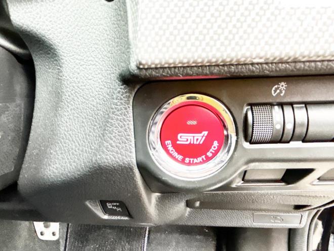 レヴォーグ2.0GT-Sアイサイト 4WD　ローンが不安な方＜優遇ローン＞寒冷地仕様　ターボ車　社外マフラー 4WD